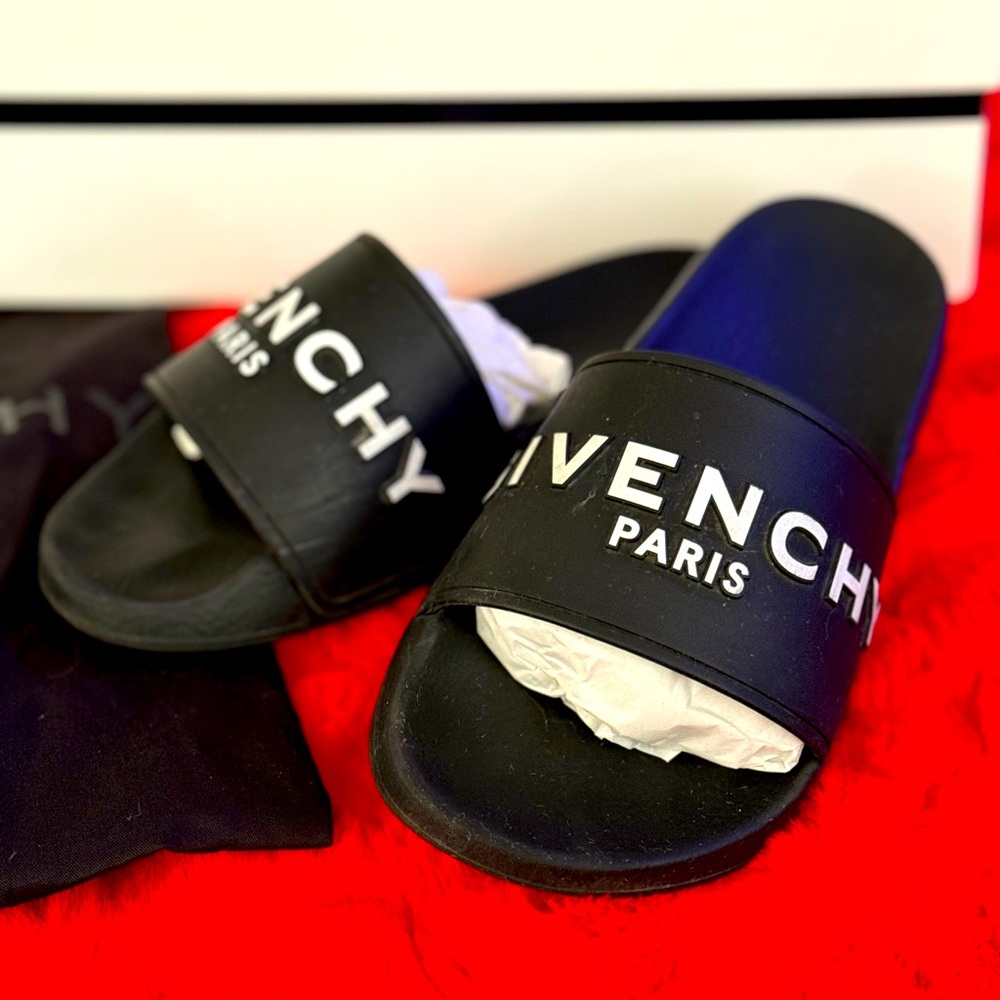 Givenchy Logo Print Rubber Slides